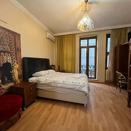 Chambers Of The Boheme Albergue *