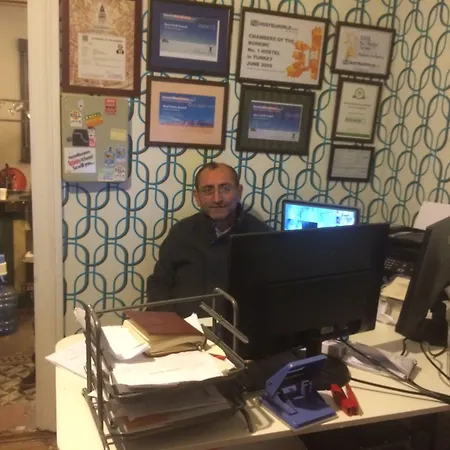 تشامبرز اوف ذا بوهيم *
