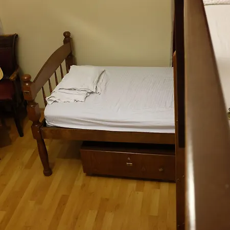 Hostel Chambers Of The Boheme