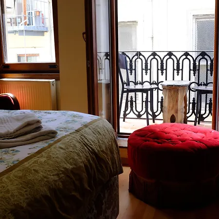 Chambers Of The Boheme Albergue Istambul