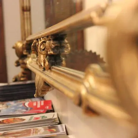 Hostel Chambers Of The Boheme *