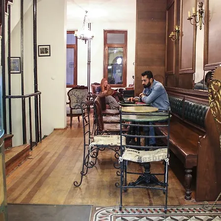Chambers Of The Boheme Albergue Istambul