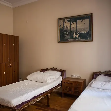 Chambers Of The Boheme Hostel *