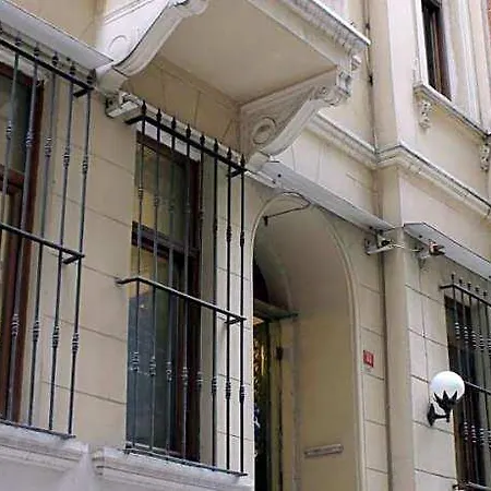 Chambers Of The Boheme * Istambul