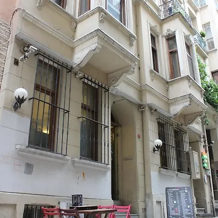 Chambers Of The Boheme * Istanbul
