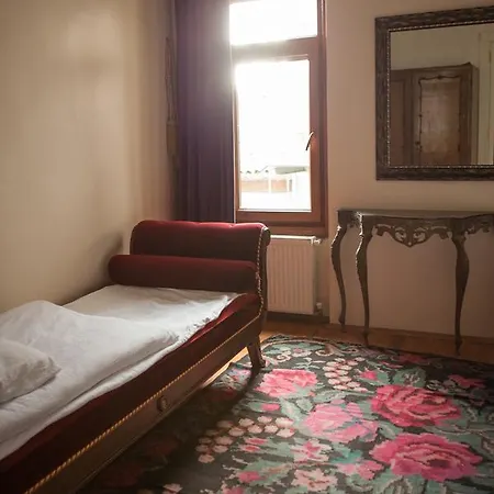 Chambers Of The Boheme Hostel