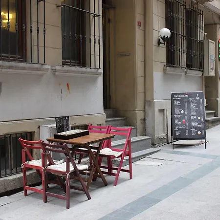 Hostel Chambers Of The Boheme Istanbul