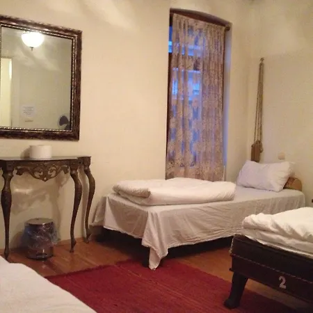 Hostel Chambers Of The Boheme Istanboel