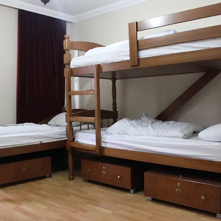 Chambers Of The Boheme Hostel Istanboel