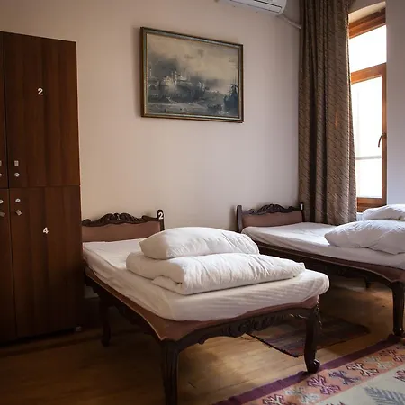 Chambers Of The Boheme Hostel *