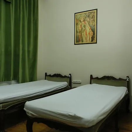 Chambers Of The Boheme Hostal *