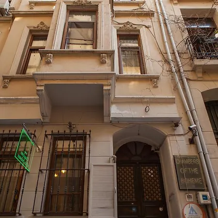 Hostal Chambers Of The Boheme *